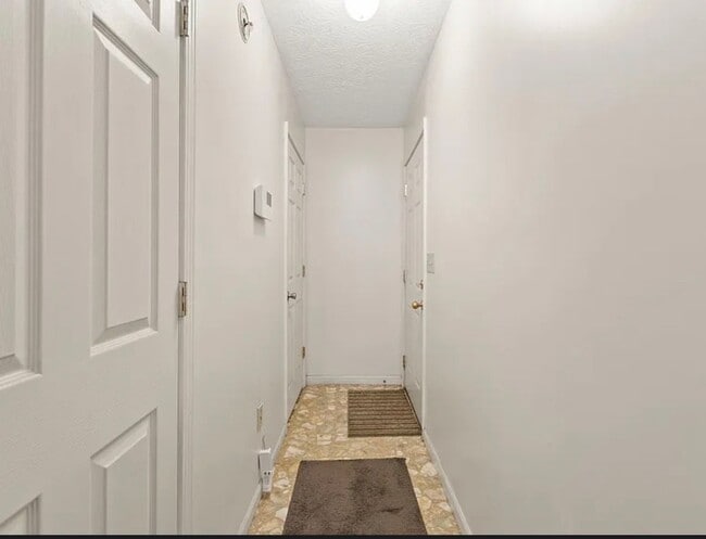 Photo - 3 Bedroom Available Now!