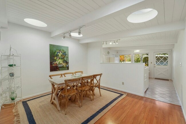 Photo - 22 Arch Way