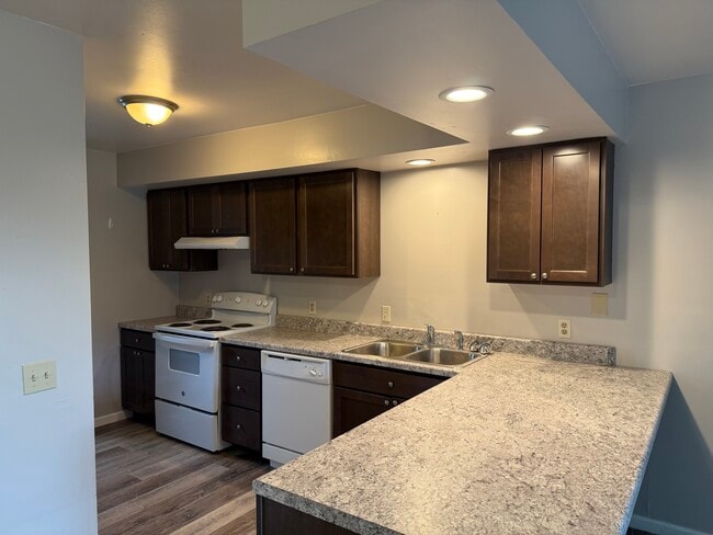 Photo - 1040 S Lincoln Rd Townhome