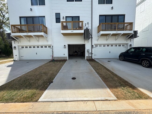 Photo - 5009 Layman Dr