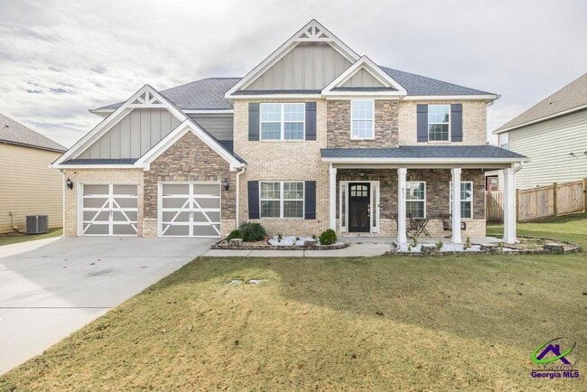 Building Photo - 421 Newport Ave