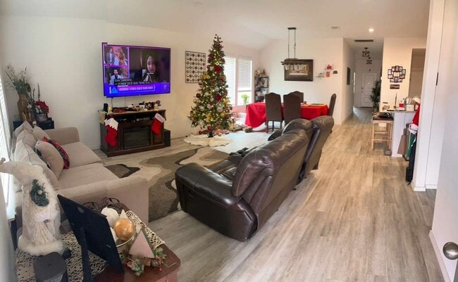 Photo - 31014 Brightwell Bnd