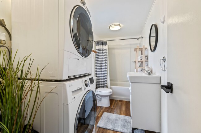 Photo - 318 Main St Unit D