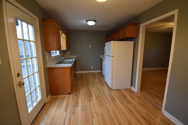 Photo - 3 Bedroom Pet Friendly Home For Rent Near ...