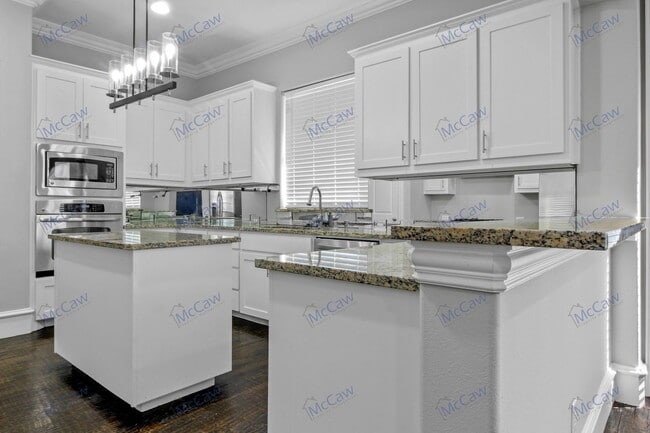 Photo - 857 N Glasgow Dr