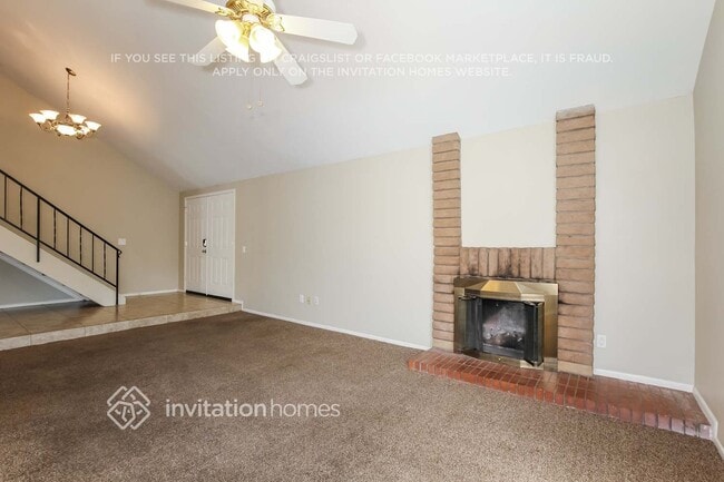 4402 W Crocus Dr