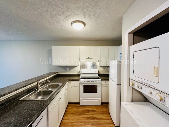 Photo - 215 Sunn Aire Ct Unit A