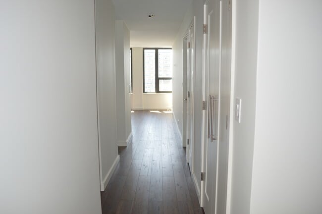 Hallway - 5100 N Marine Dr Unit 22A