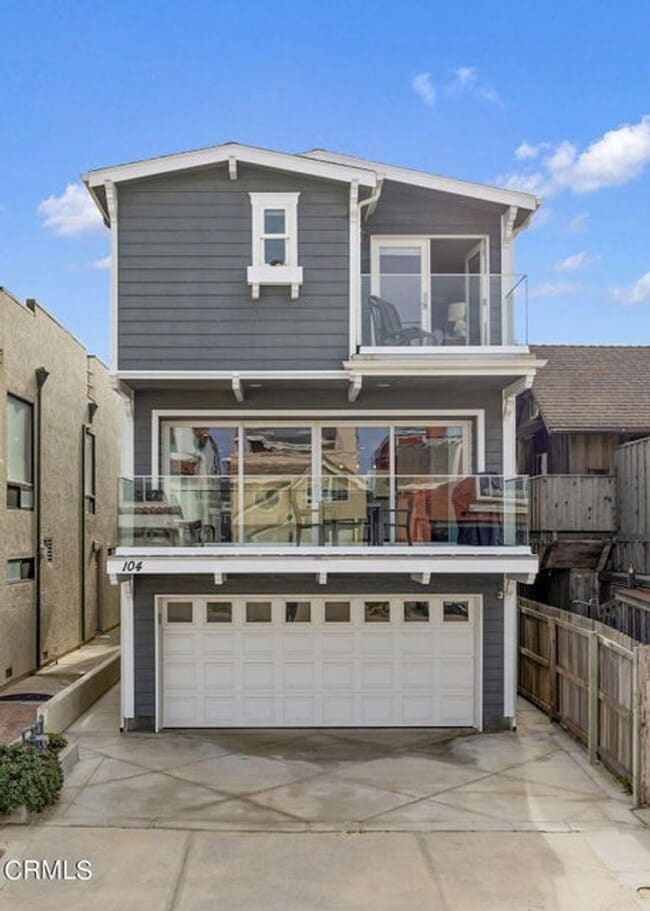 Building Photo - 104 La Brea St
