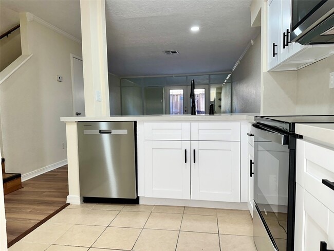 Photo - 1715 Moritz Dr