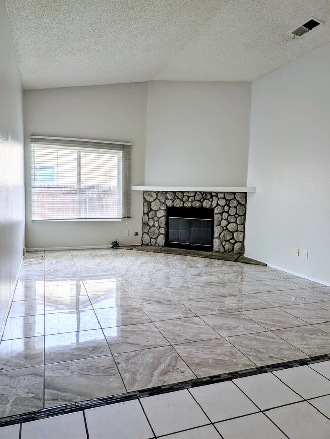 Photo - 2524 Plaza Serena Dr Unidad 2