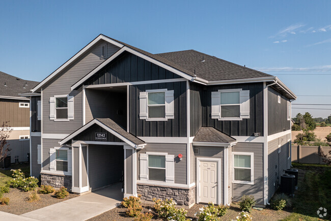 Building Photo - Brownstone Flats Rental