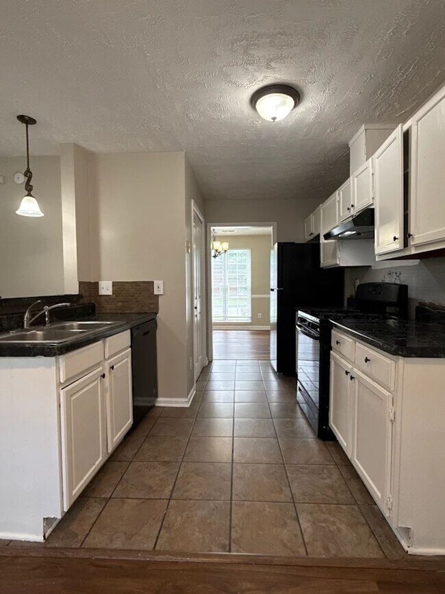 Photo - Beautiful 4 Bedroom Lithonia Home!