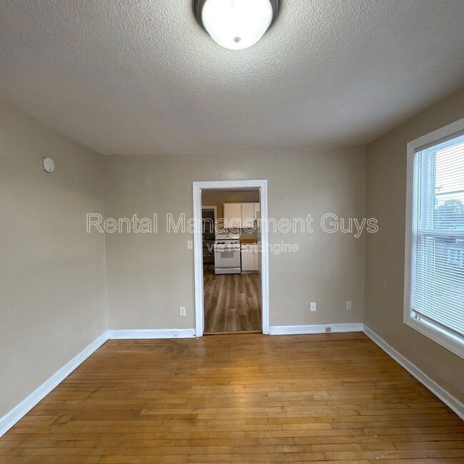 Photo - 65 George St E Unit 1