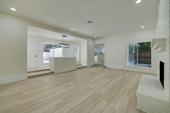 Photo - 5519 Sheraton Oaks Dr