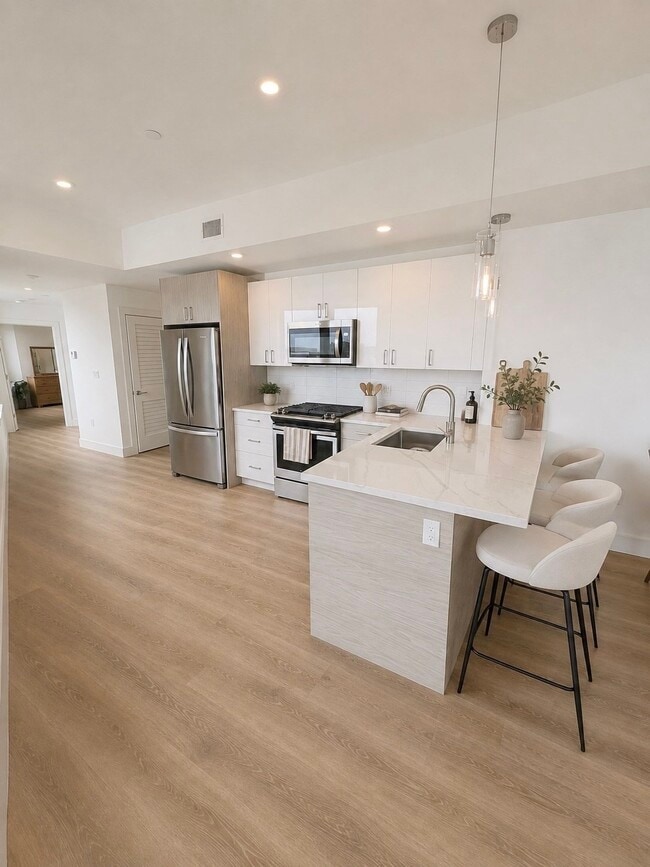 388 Market St Unit 401