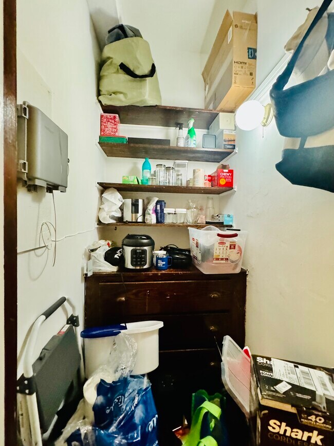 Photo - 447 Centre St