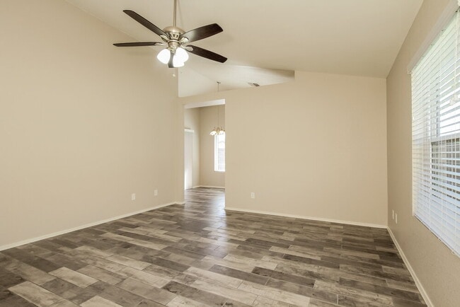 Photo - 921 S Val Vista Dr