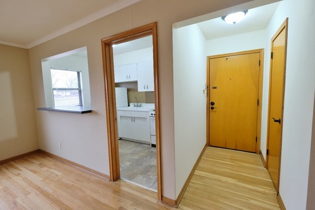 Photo - Carousel Flats