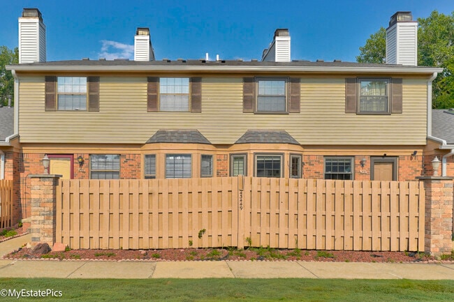 Building Photo - 43449 Arbor Way W Unit 200
