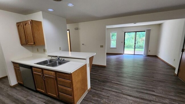 Photo - 5001 Taylor Rd