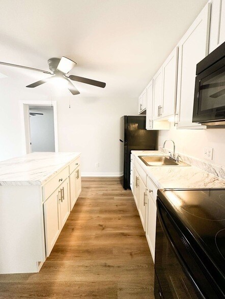 Photo - 2421 Madison St Unit 37