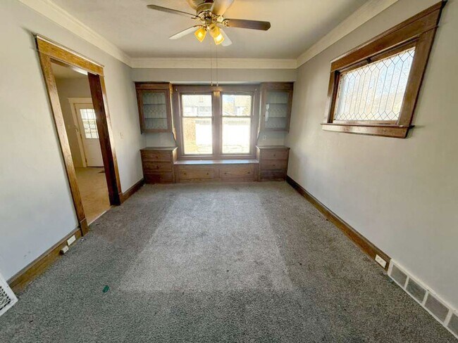 Photo - 4 BED 1 BATH SINGLE FAMILY HOME IN CLEVELAND!