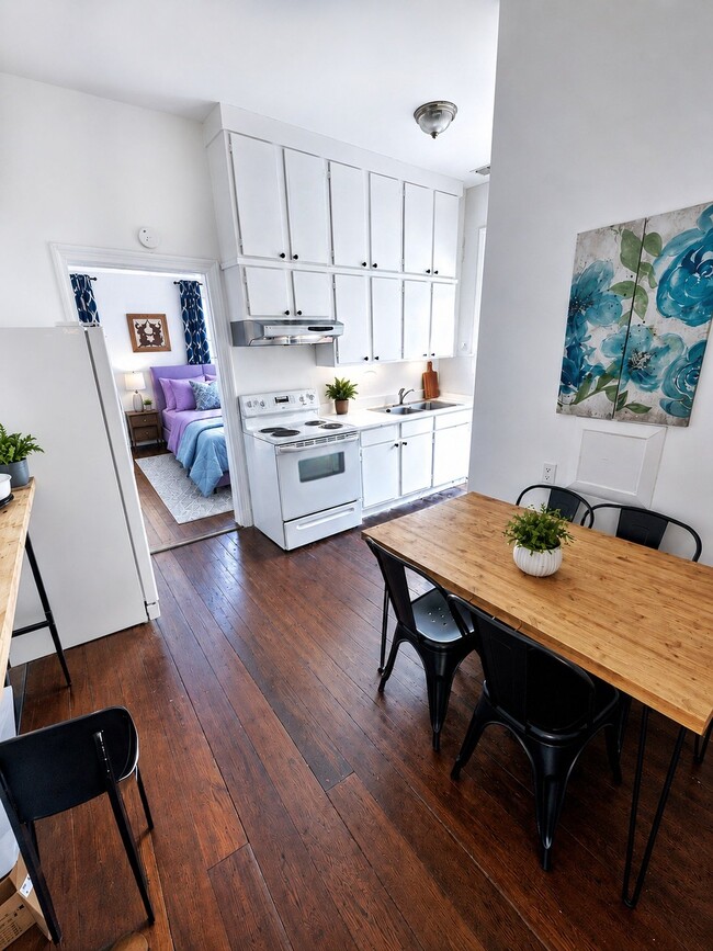 201 Spring St