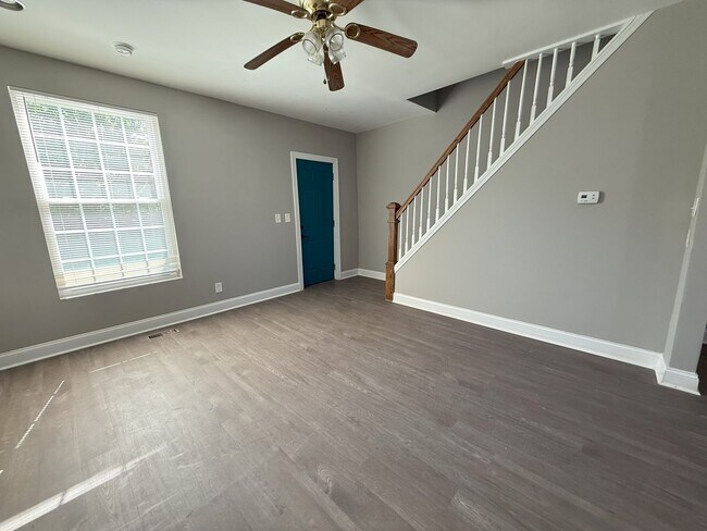 422 N East Ave