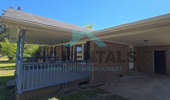 Photo - 900 Greenwood Blvd