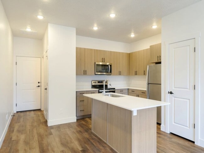 Open Kitchen - Orchard Park Townhomes