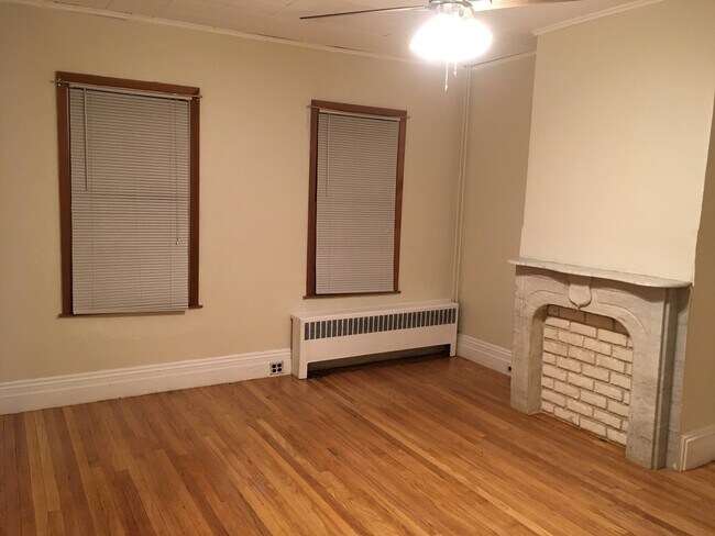 Photo - 141 Broad St Unit A