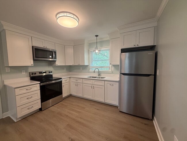 Photo - 120 N Pinewood Dr Unit #2