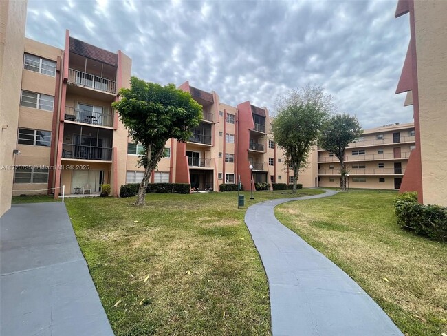 Photo - 13707 Kendale Lakes Cir Condo Unit 113