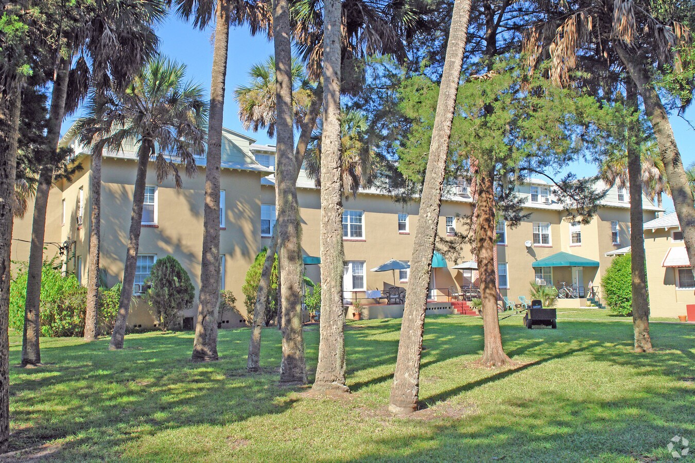 Flamingo Apartments - Flamingo Apartments