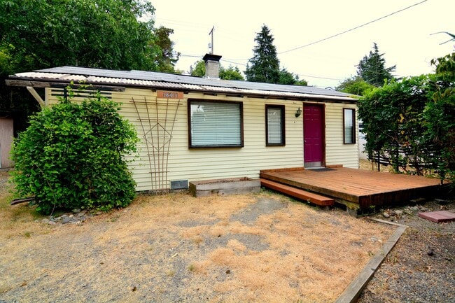 Building Photo - Shoreline 3 bedroom/1 bath Rental