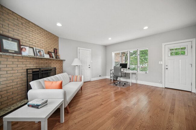 Photo - 9157 S Avers Ave