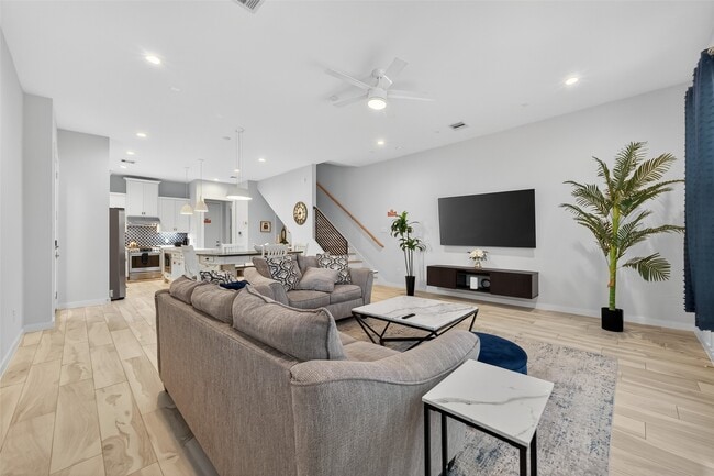Photo - 2617 Live Oak St