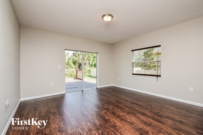 Photo - 3379 Toluca Terrace