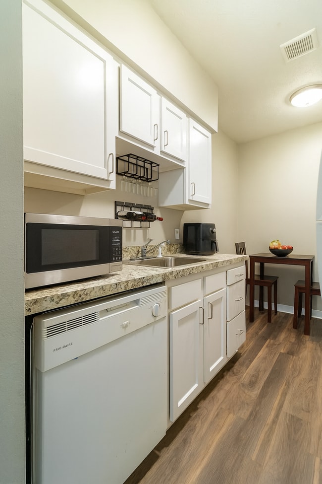 Valley Plaza Apartments