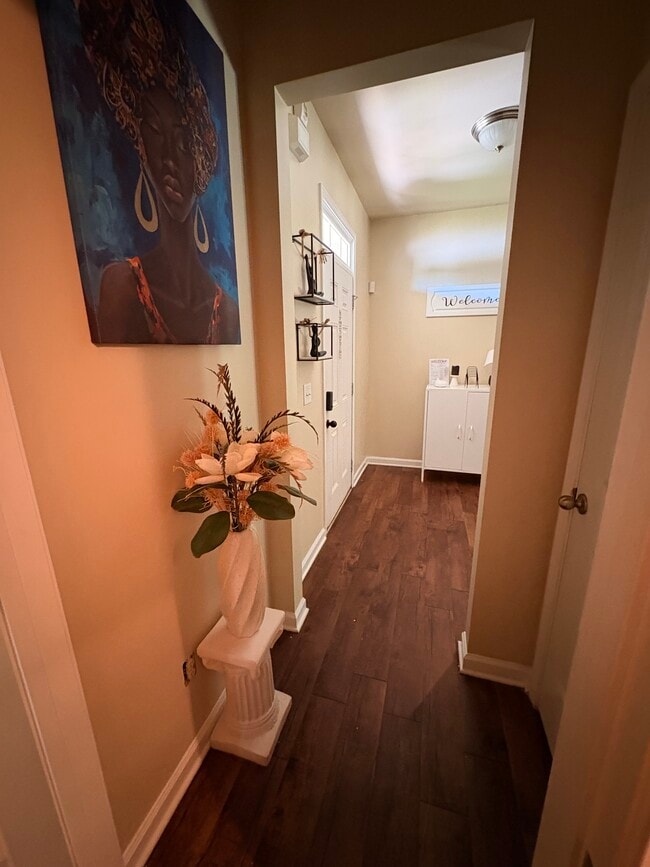Photo - 8371 Regent St