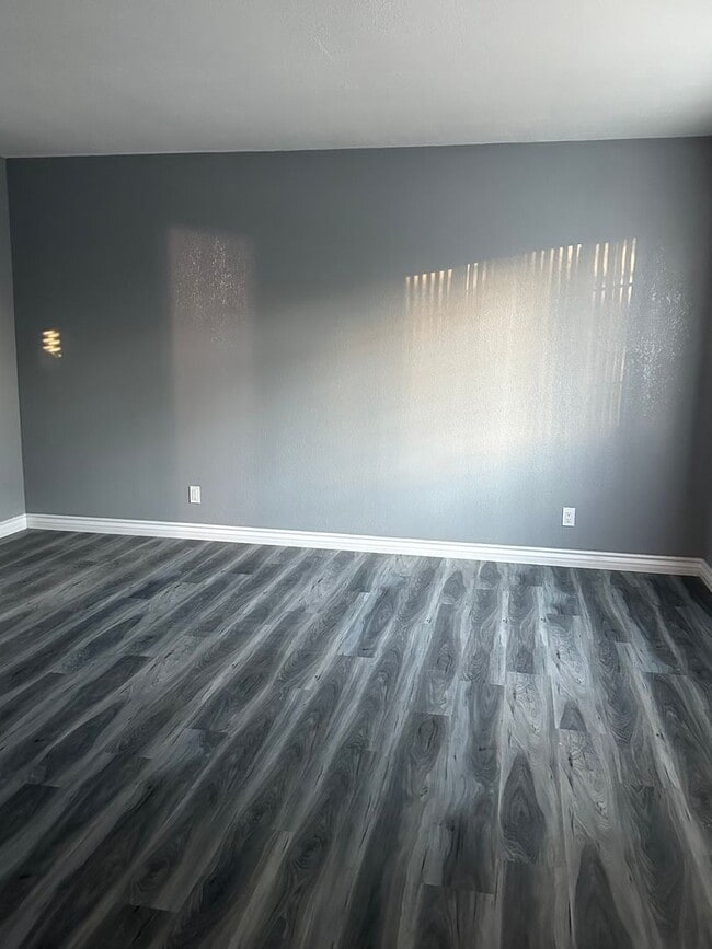 Building Photo - Luxurious 3-Bedroom Home with Detached Garage and New Updates in San Bernardino