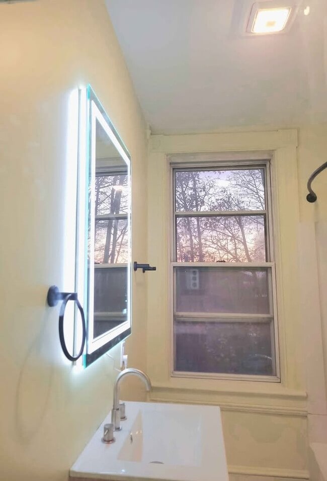 Building Photo - 455 Carrington Ave