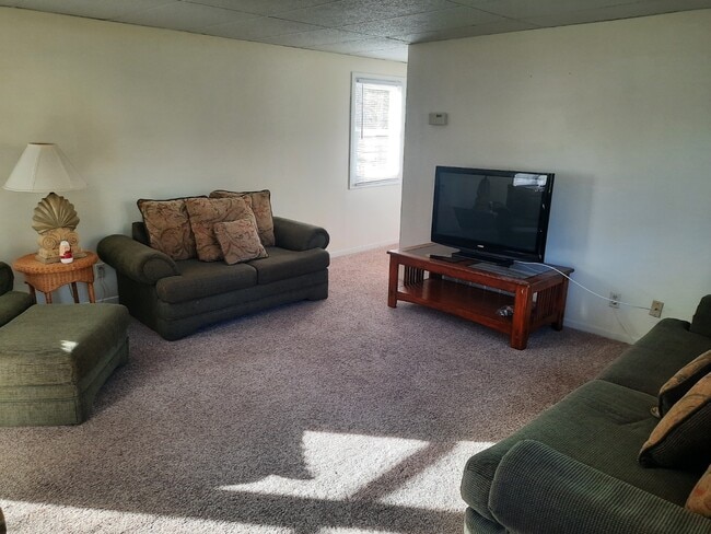 Living Room - 1164 Milton Tpke