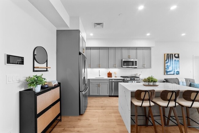 Building Photo - 500 Talbot Ave Unit 406 Rental