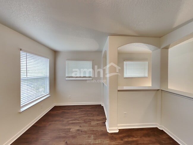 Photo - 10630 Buck Park