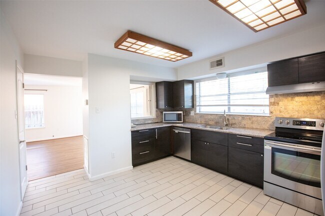 Photo - 2627 The Highlands Dr