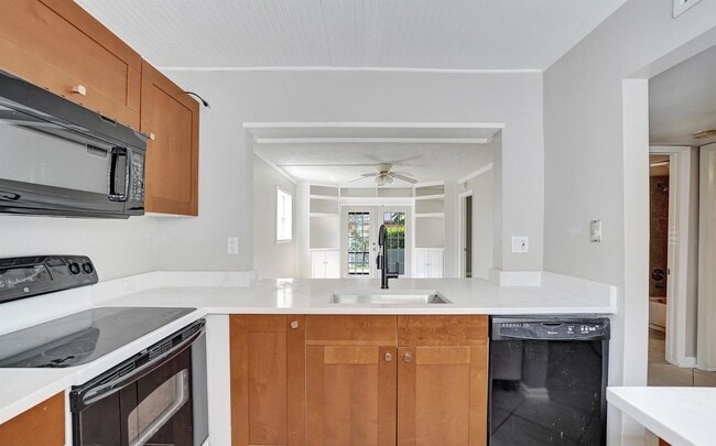 Photo - 10585 Royal Palm Blvd Unit 10585