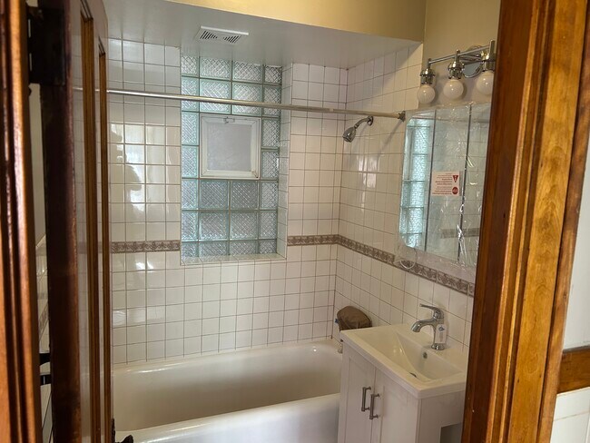 Photo - 4318 W Monroe St Unit 1st floor