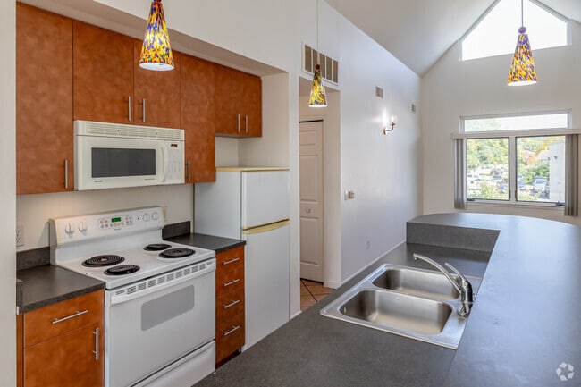 Interior Photo - 3139 Professional Dr